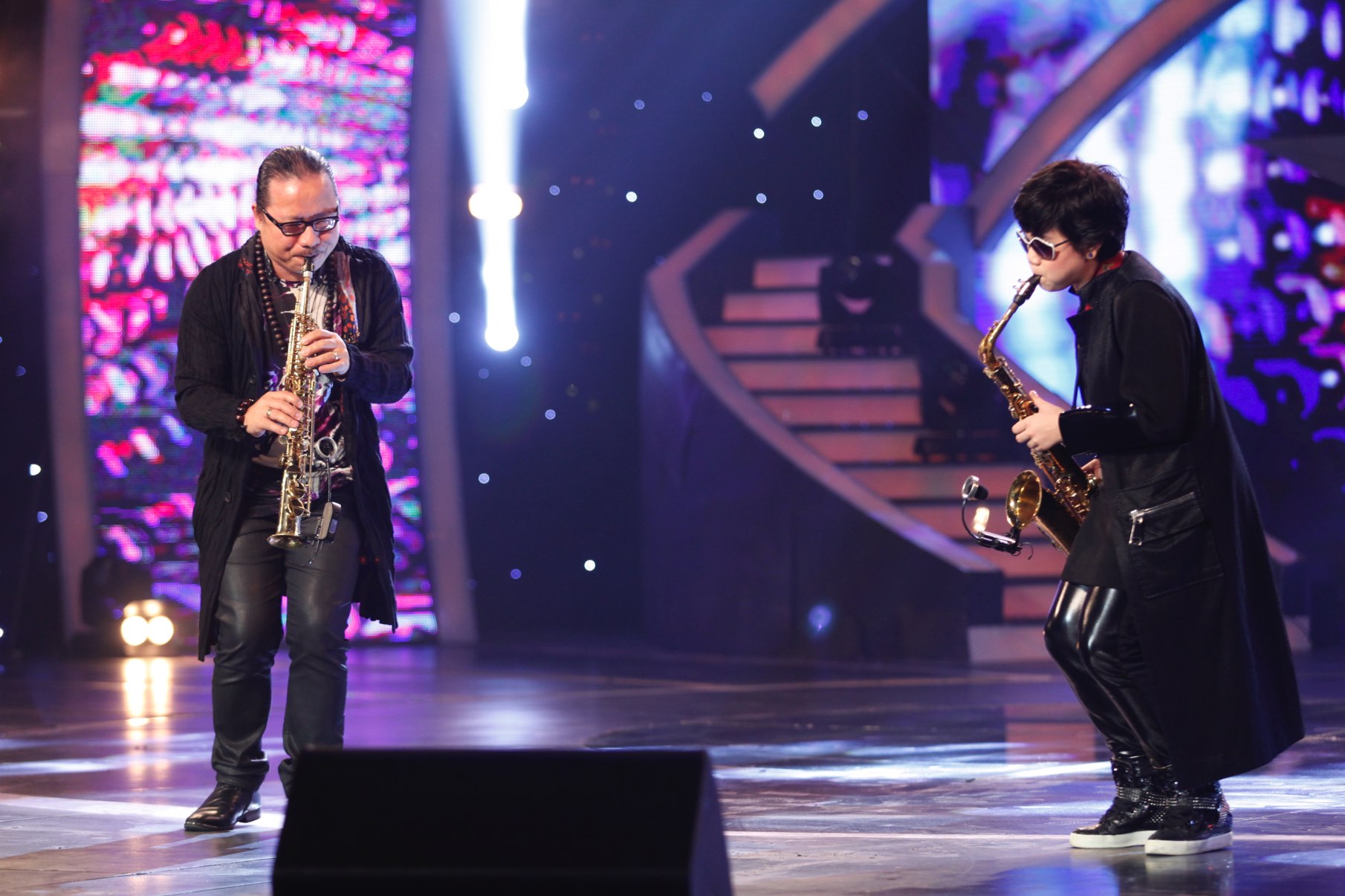 Nghệ sĩ Trần Mạnh Tuấn biểu diễn saxophone cùng cô con gái tài năng 11 tuổi