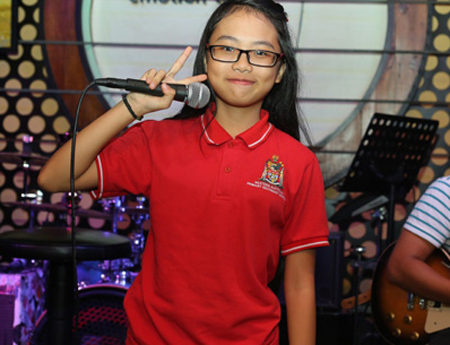 Giao Linh, Phương Mỹ Chi trình diễn trong đêm chung kết Solo cùng Bolero