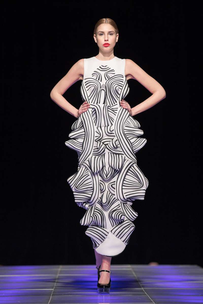 Quán quân Project Runway gây ấn tượng với khán giả New York