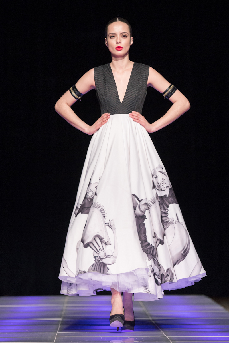 Quán quân Project Runway gây ấn tượng với khán giả New York