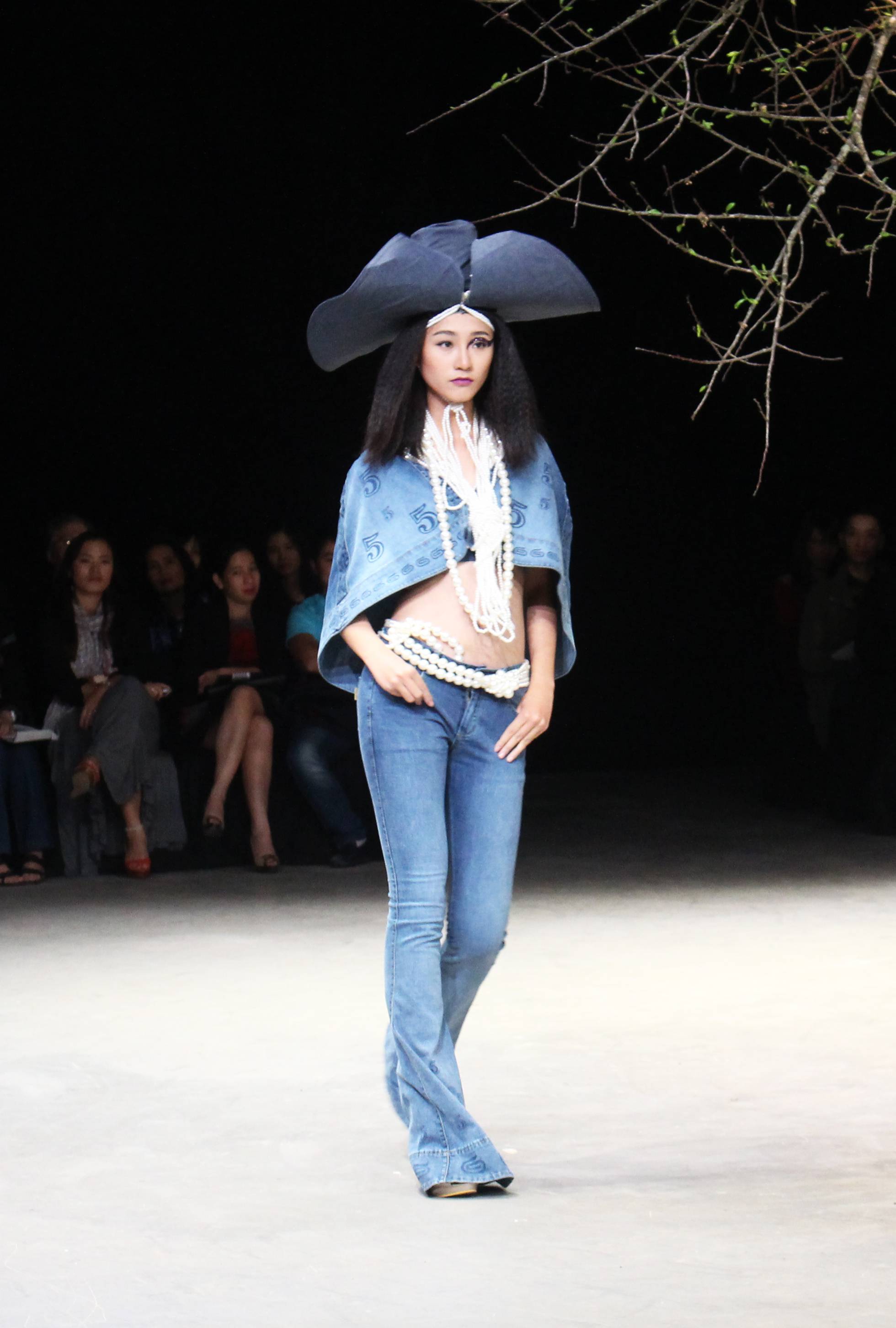 Số 5 ấn tượng trên trang phục cao cấp của GenViet Jeans