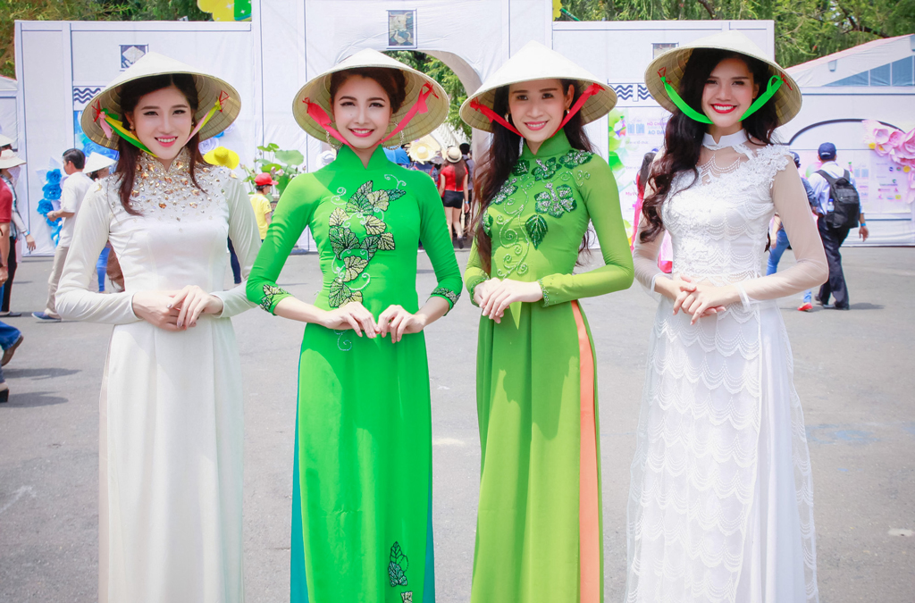 Từ trái sang: Diễm My, Tôn Tuyền, Mỹ Trí và Kim Nguyên