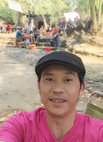 Sáng 22/2, Hoài Linh đăng bức ảnh selfie trên trang cá nhân với dòng chú thích